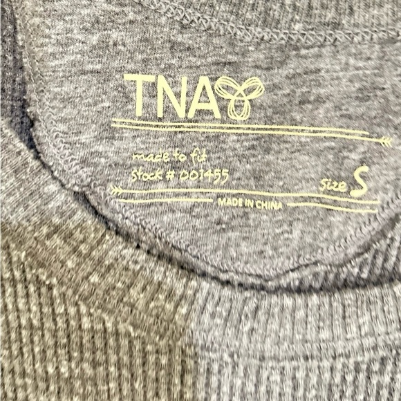 TNA Gray long Sleeve Relaxed Tunic Top Henley scoop neck high low hen size small - Picture 8 of 8